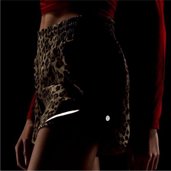 NWT 6 HR 4” Hotty Hot High-Rise Lined Short Brown Leopard Multi Print Size 6 - Picture 8 of 8